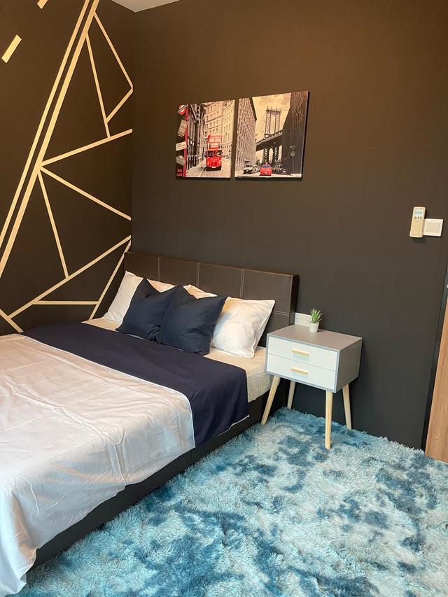 21240190113 Burlington Square Room 3