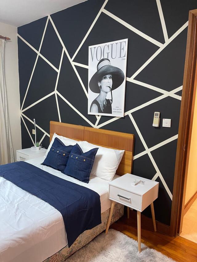 21240190111 Burlington Square Room 1