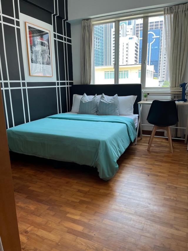 Emerald Garden is a rare low-rise condo in Singapore’s CBD, just steps from Telok Ayer MRT. Ideal for expats, it offers spacious units, full facilities, and walkable access to top cafes, bars, and heritage spots. A perfect blend of charm and convenience.