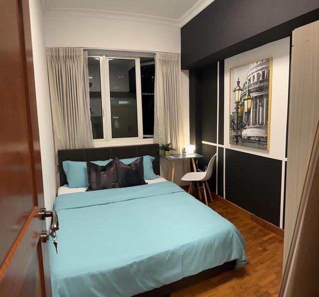 Emerald Garden is a rare low-rise condo in Singapore’s CBD, just steps from Telok Ayer MRT. Ideal for expats, it offers spacious units, full facilities, and walkable access to top cafes, bars, and heritage spots. A perfect blend of charm and convenience.
