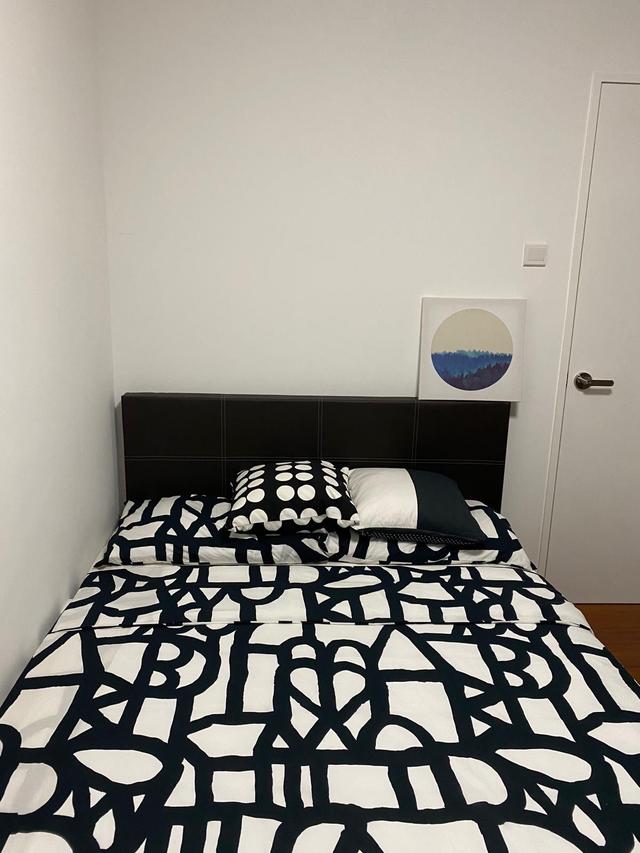 Emerald Garden is a rare low-rise condo in Singapore’s CBD, just steps from Telok Ayer MRT. Ideal for expats, it offers spacious units, full facilities, and walkable access to top cafes, bars, and heritage spots. A perfect blend of charm and convenience.