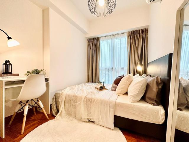 The Bencoolen offers expats unbeatable city living – just steps from Bugis, Bras Basah & Dhoby Ghaut MRT. Enjoy full condo facilities like a pool, gym, and BBQ, with cafes, malls, and museums at your doorstep. Quick access to the CBD and Orchard makes this the perfect home for work and play.